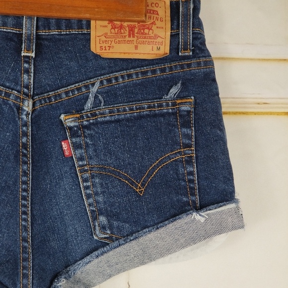 517 Levis High Waist High Rise Cutoff Shorts. - Picture 3 of 6